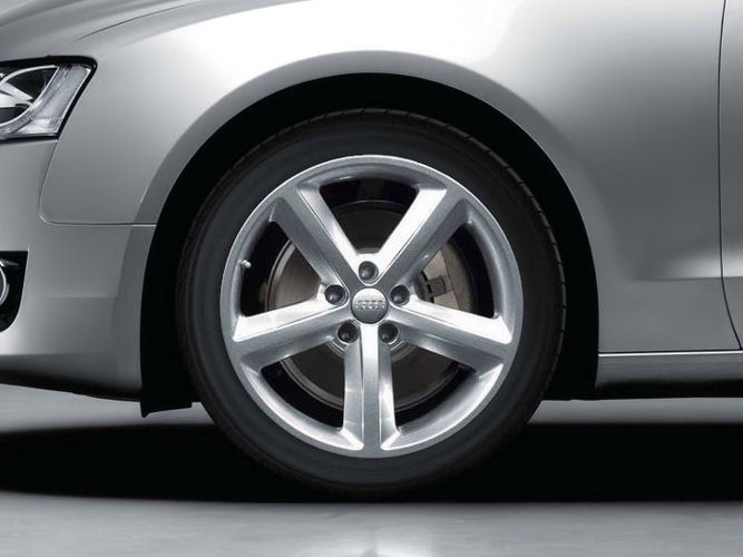 5-eget design (8,5J x 18"), Audi Sport